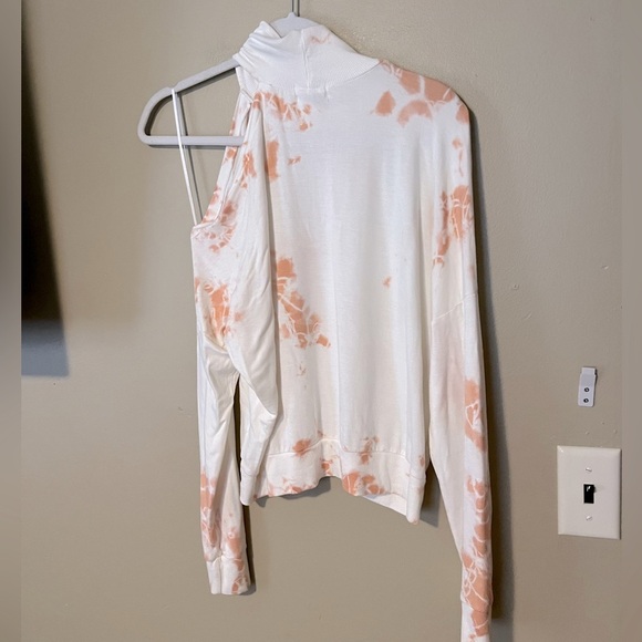 Evereve LA Made Essec Tie Dye Off The Shoulder Mock Neck Top - Picture 5 of 6